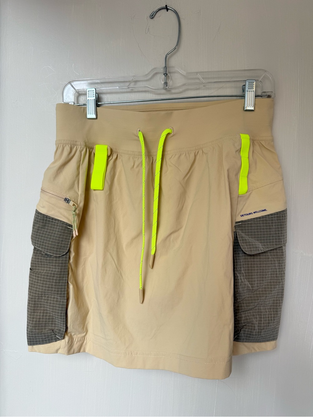 lululemon athletica Beige Athletic Skort with Neon Green Trim - Picture 14 of 15